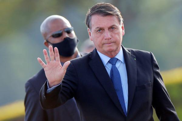 Bolsonaro pede que donos de supermercados tenham 'patriotismo' e baixem os preços 