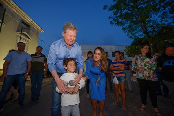 Política e o limite de envolver a família numa narrativa perversa, Arthur Neto 