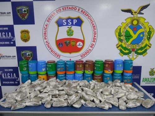 Base Arpão detém quatro mulheres com drogas escondidas em potes de creme de cabelo