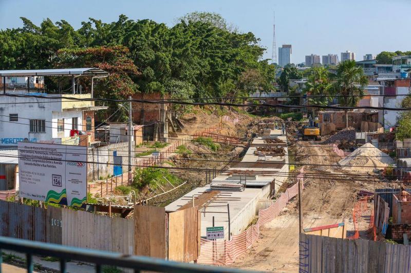 Governo do Estado avança com as obras de macrodrenagem do Prosamim no Igarapé Mestre Chico