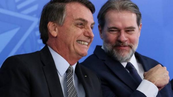 O adeus de Toffoli e o aceno político de Bolsonaro ao STF