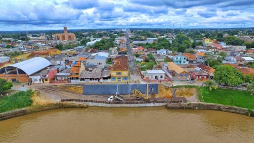 Muro de arrimo: Prefeitura de Parintins faz levantamento topográfico da orla da cidade