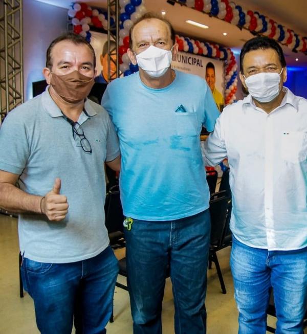 Massilon pega dicas dos experientes na política Massilon pega dicas dos experientes na política