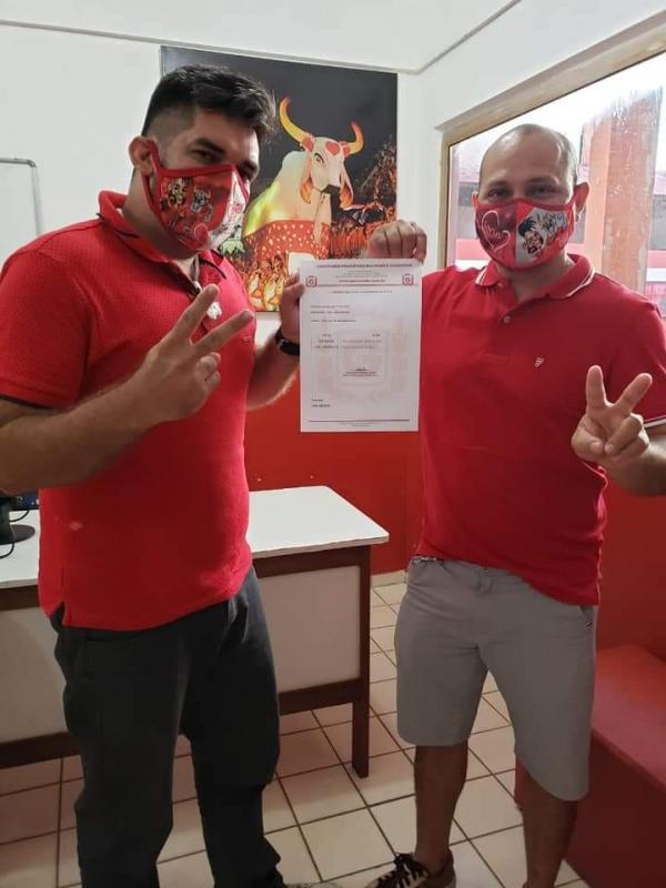 Sorin Sena e Nildo Dias oficializam inscrição da chapa na eleição do Garantido Sorin Sena e Nildo Dias oficializam inscrição da chapa na eleição do Garantido