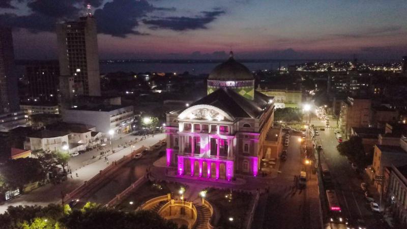 Governo do Estado ilumina Teatro Amazonas em lançamento do Outubro Rosa 2020