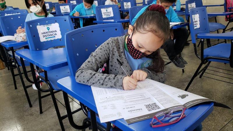 Em Manaus, estudantes do Ensino Fundamental da rede estadual passam por avaliação de aprendizagem