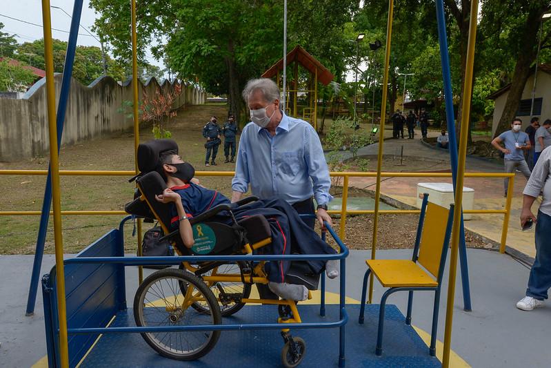 Prefeito Arthur  inaugura primeiro playground inclusivo da cidade, localizado no parque da Criança
