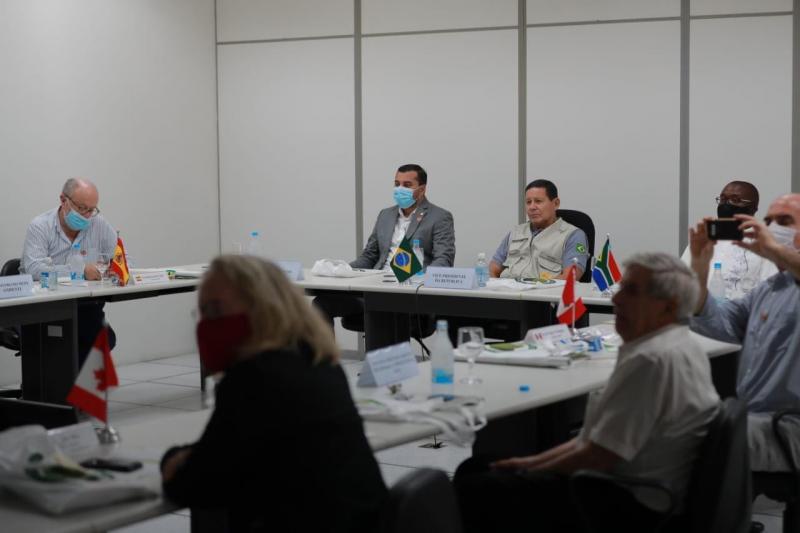 Ao lado do vice-presidente, Wilson Lima afirma que proteção da floresta e do cidadão é prioridade