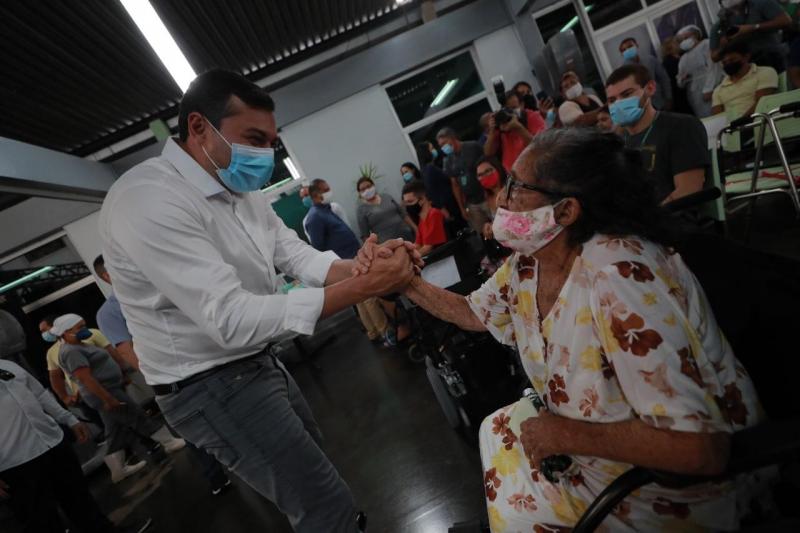 Wilson Lima entrega mais de 400 equipamentos especiais a pacientes com deficiência