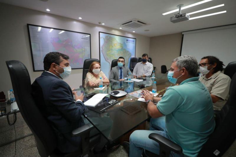 Governo do Amazonas avalia flexibilização de flutuantes na modalidade restaurante