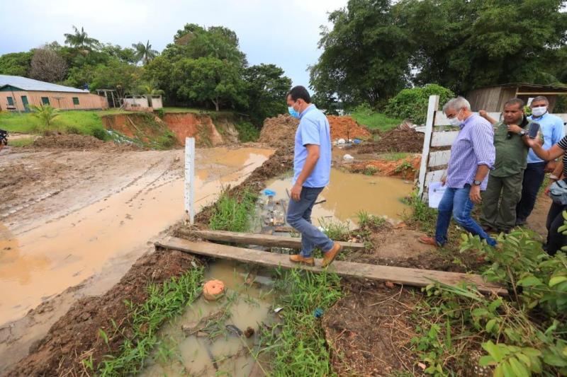 Wilson Lima anuncia obras de recuperação na orla do município de Japurá