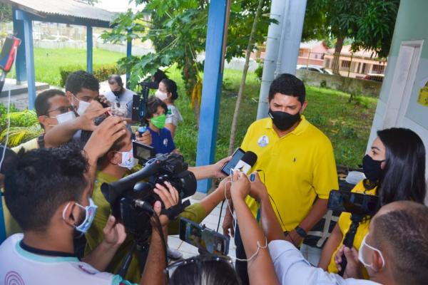 Bi reeleito é tetracampeão na Prefeitura de Parintins Bi reeleito é tetracampeão na Prefeitura de Parintins