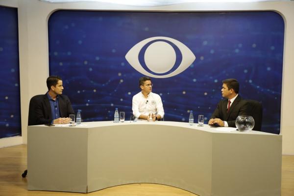 David diz que ausência de Amazonino em debate é estratégia para esconder sua fragilidade David diz que ausência de Amazonino em debate é estratégia para esconder sua fragilidade