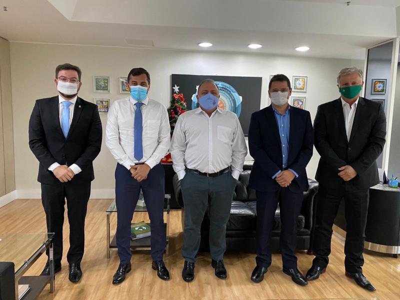 Em Brasília, Wilson Lima garante apoio do ministro Pazuello para assistência a pacientes pós-Covid Em Brasília, Wilson Lima garante apoio do ministro Pazuello para assistência a pacientes pós-Covid