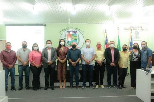 Eleitos e reeleitos em 2020  vereadores mantém encontro na Câmara  