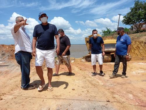 Prefeito Bi Garcia vistoria obras do Complexo da Baixa do São José  