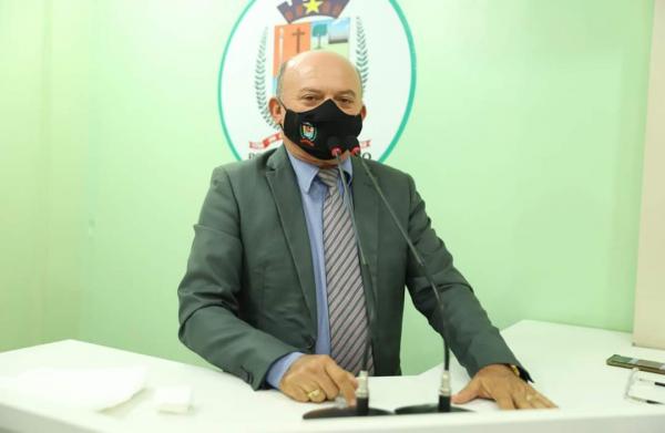 Cabo Linhares reafirma compromisso com a população parintinense