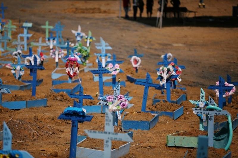 Na véspera de Natal em Manaus, 14 pessoas foram sepultadas vítimas de coronavírus