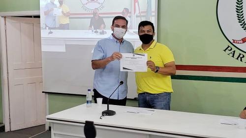 Mateus Assayag presidente da Câmara de Parintins, aponta bastidores no ensaio de posse 