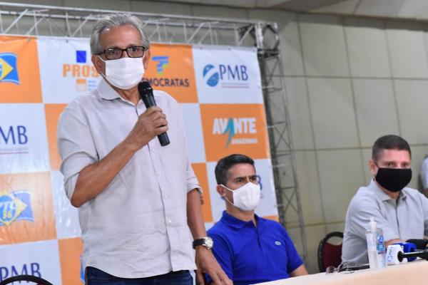 David Almeida confirma Pauderney Avelino na SEMED Manaus 