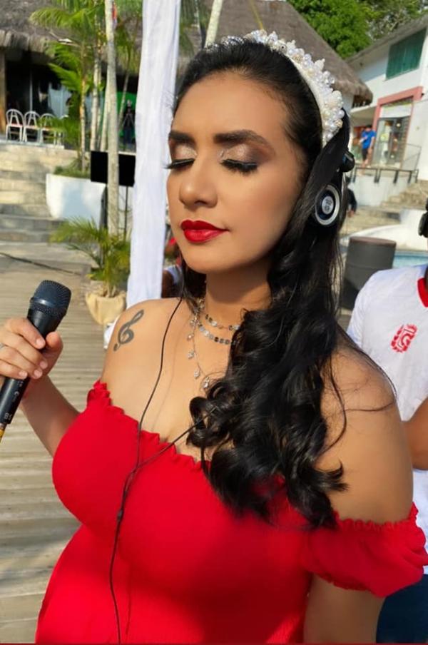 Morte da cantora Roci Mendonça de coronavírus. Perdemos um talento... Morte da cantora Roci Mendonça de coronavírus. Perdemos um talento...