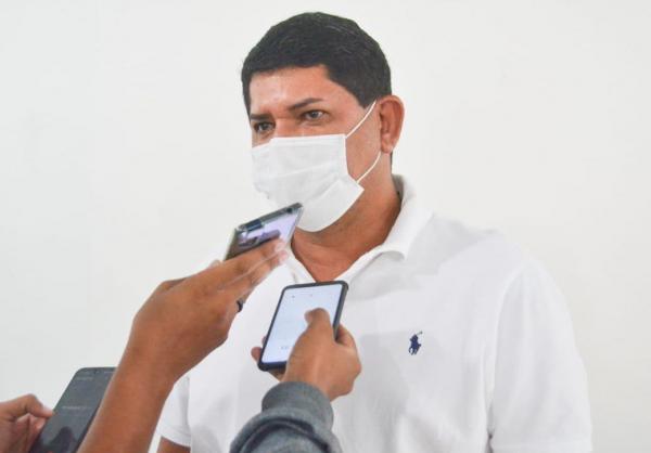 Bi Garcia decreta nova 'Situação de Emergência' em Parintins devido aos casos de Coronavírus Bi Garcia decreta nova 'Situação de Emergência' em Parintins devido aos casos de Coronavírus