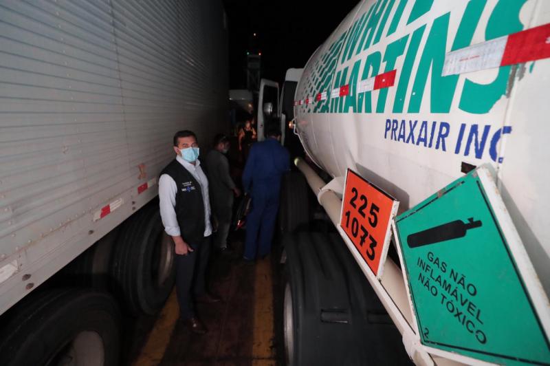 Governo do Amazonas e FAB têm, em média, quatro voos diários trazendo oxigênio líquido para Manaus