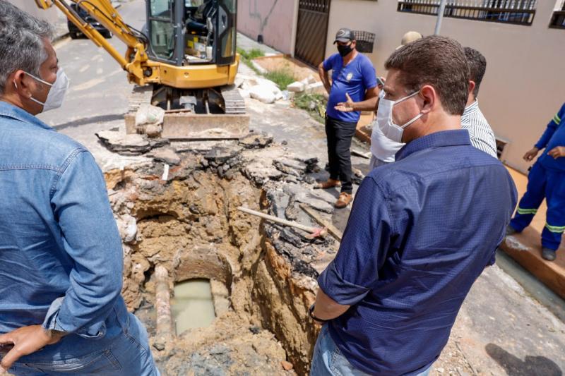 Prefeitura de Manaus faz  drenagem de águas pluviais no conjunto Eldorado