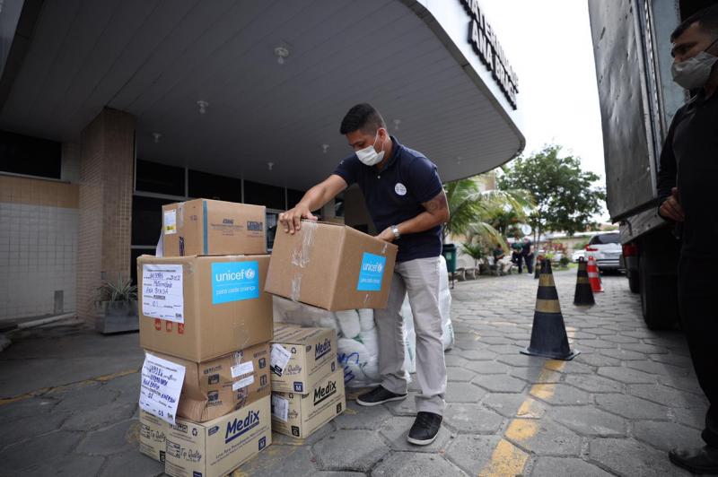 Parceria entre Governo do Amazonas e Unicef beneficia maternidades com 114 mil itens de EPI