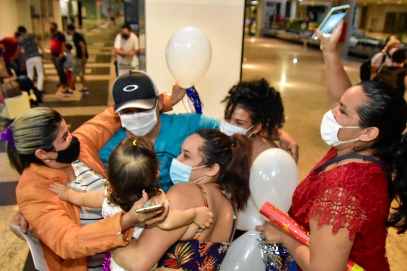 Mais 23 pacientes recuperados da Covid-19, em outros Estados, retornam a Manaus