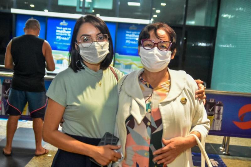 Cinco pacientes recuperados de Covid-19 retornaram para Manaus na madrugada desta quarta-feira (03/02)