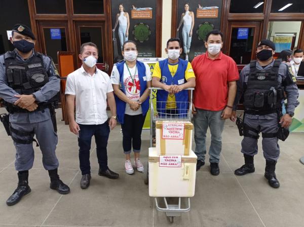 Parintins recebe mais 1.220 doses de Coronavac
