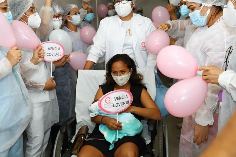 Vida nova para quatro pacientes que receberam alta médica, no Instituto da Mulher Dona Lindu