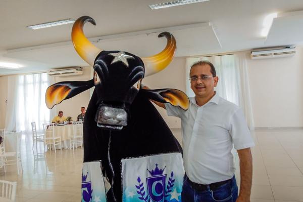 Beto da Samel agora é sócio benememérito do Caprichoso 