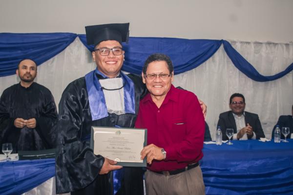 Professor Adalberto Serrão  'velho guerreiro de espírito jovem ' 