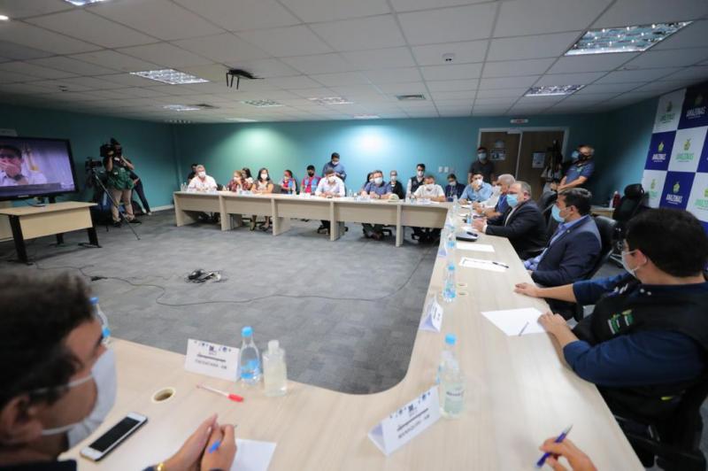Wilson Lima e Ministro da Saúde tratam do plano de vacinação com prefeitos da região metropolitana de Manaus Wilson Lima e Ministro da Saúde tratam do plano de vacinação com prefeitos da região metropolitana de Manaus
