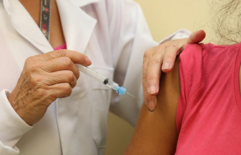Número de pessoas vacinadas contra a Covid-19 no Brasil chega a 5,6 milhões Número de pessoas vacinadas contra a Covid-19 no Brasil chega a 5,6 milhões
