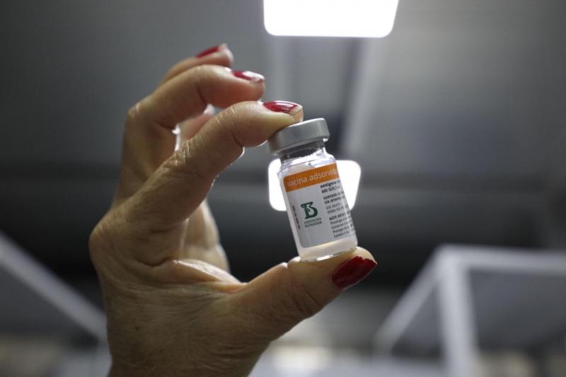 Amazonas recebe mais 42 mil doses de vacina contra a Covid-19