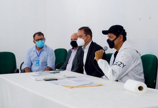 Prefeito Bi Garcia cobra agilidade de empresas responsáveis pelas obras dos convênios Federal e Estadual em  Parintins 