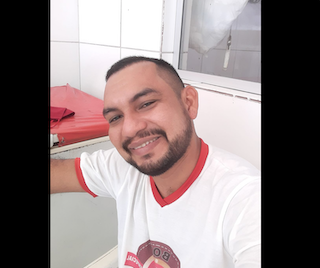 Comerciante é morto a tiros durante assalto em Parintins Comerciante é morto a tiros durante assalto em Parintins