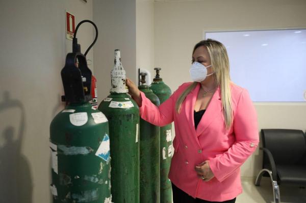 Governo do Amazonas vai enviar parte de cilindros recebidos de doações para outros estados na Operação Guardião 