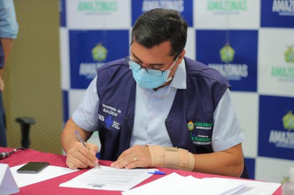 Wilson Lima assina contrato para compra de 1 milhão de doses da vacina Sputnik V