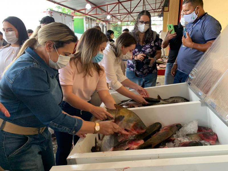 Na Semana Santa, Sejusc doa pescado a públicos em risco social de instituições cadastradas pela pasta Na Semana Santa, Sejusc doa pescado a públicos em risco social de instituições cadastradas pela pasta