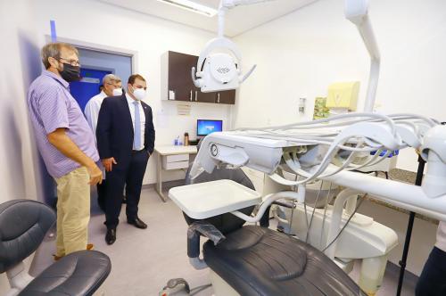 Em visita ao Centro Médico da Aleam, Presidente Roberto Cidade, promete investir no setor