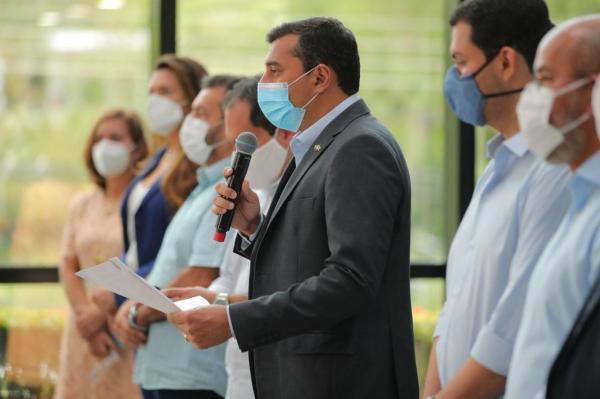 Pandemia no Amazonas: Bares e restaurantes na praça do conjunto Eldorado fechados 