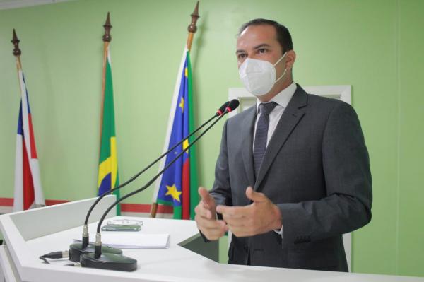 Mateus Assayag pede reconhecimento do Loteamento Lady Laura como Bairro de Parintins 