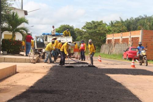 Operação Tapa Buracos chega a estrada do Macurany 