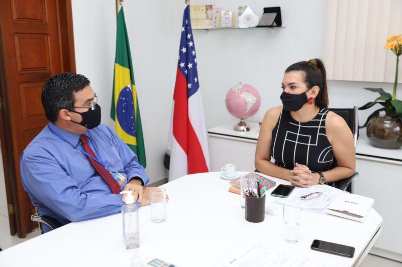 Governo do Amazonas e Caixa vão capacitar técnicos que atuam no sistema de acesso a programas sociais