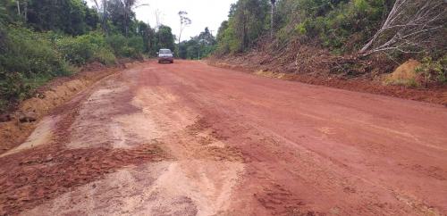 Prefeitura de Parintins recupera estradas no PA Vila Amazônia para escoamento da produção rural 