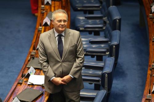 Renan Calheiros fica na relatoria da CPI da Covid-19 pelo regimento do Senado  